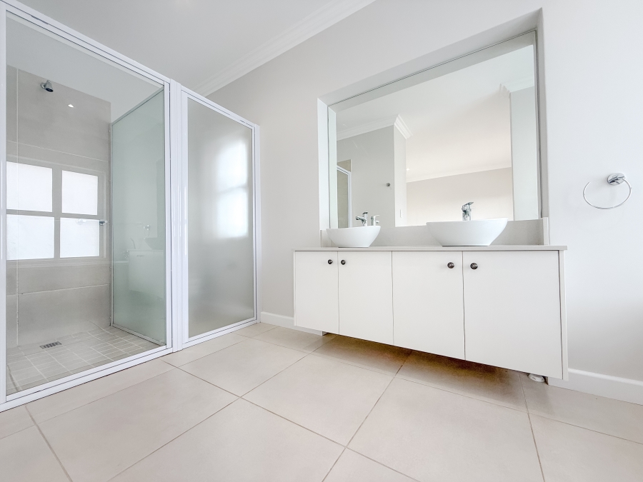 2 Bedroom Property for Sale in Baron View Western Cape